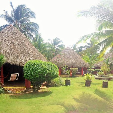 Paraiso Beach Hotel Brig Bay ภายนอก รูปภาพ